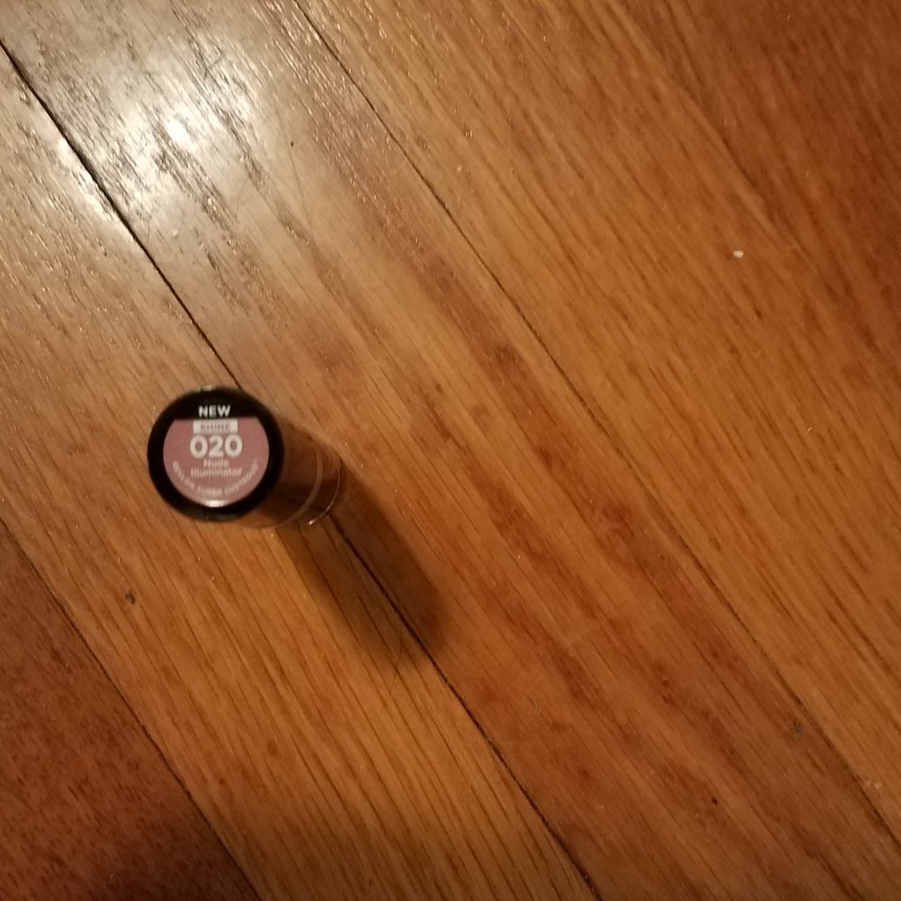 New Revlon Glass Shine 020 Nude Illuminator